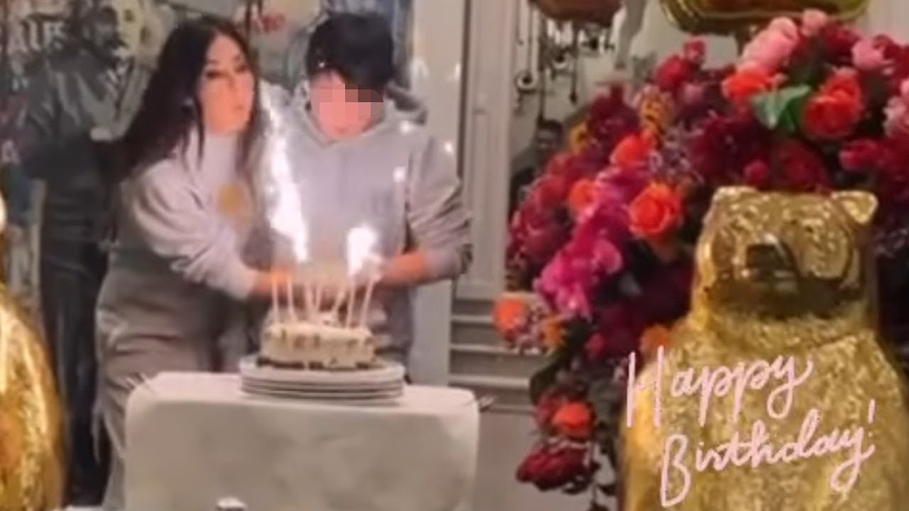 Elisabetta Gregoraci: torta di mezzanotte per il compleanno del figlio Nathan