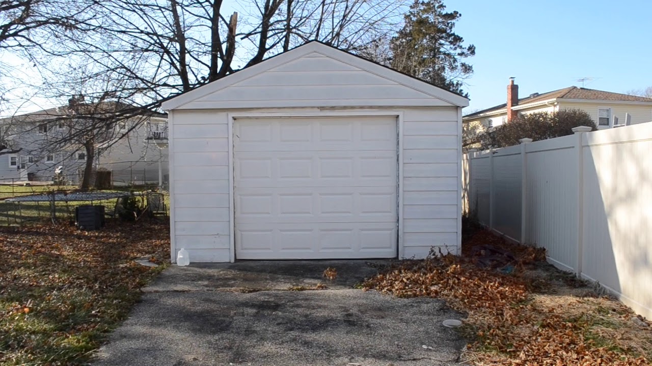 virtual tour on 678 Clinton Ave, Uniondale, NY 11553