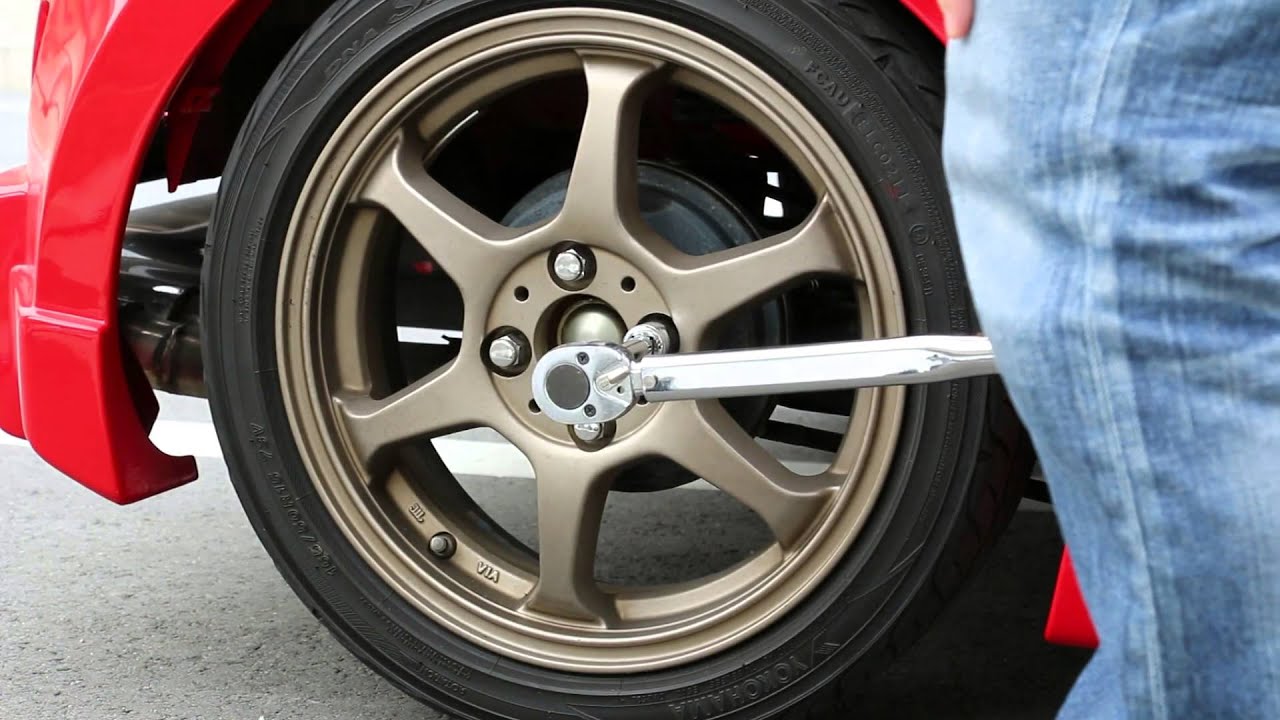 ホイールナットの締め付け方 タイヤ交換にトルクレンチを使う Youtube