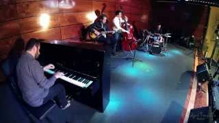 RESALTO (Felipe Rey)