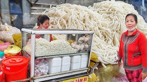 Bất ngờ bắt gặp xe BÁNH TẰM BÌ XÍU MẠI cực ngon trên đường phố Sài Gòn