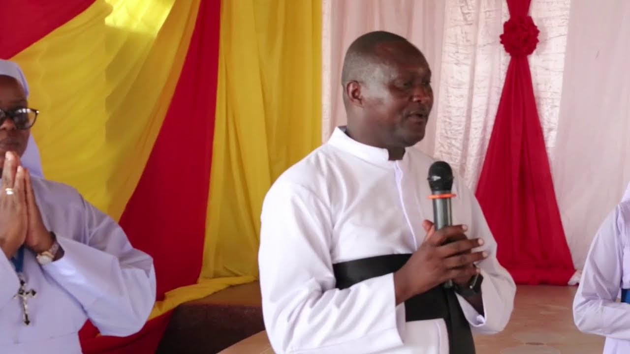 ADHIMISHO LA MISA TAKATIFU YA SAKRAMENTI YA EKARISTI(KOMUNIO):SHULE YA ARCHANGELS PRE/PRIMARY SCHOOL