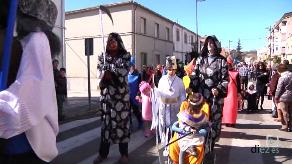 Carnaval de Torreperogil 2015. Desfile de carrozas y Entierro de la Sardina