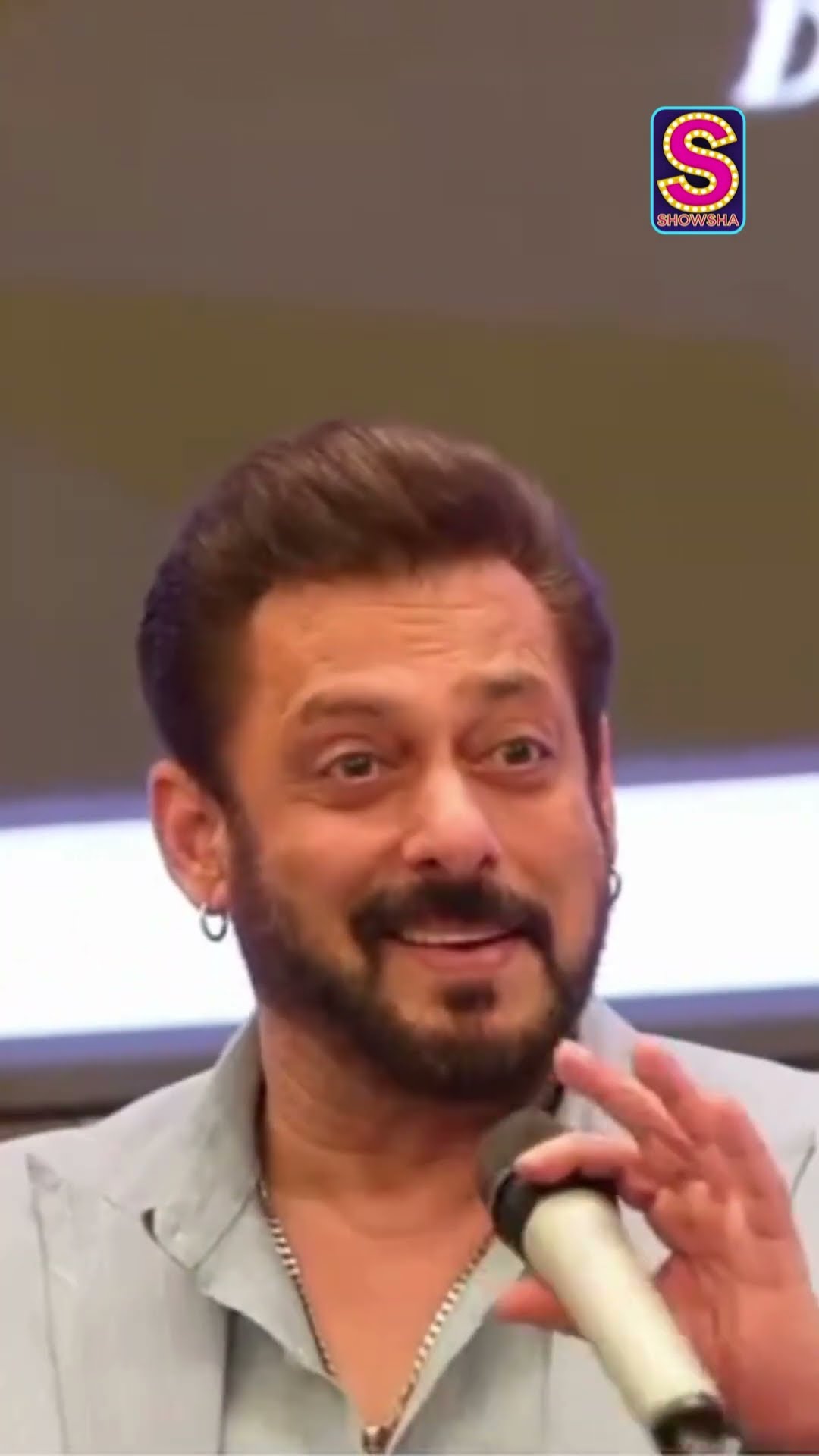 “I Check My.....”: Salman Khan Reveals What He Does Before Going On Stage | News18 | N18S