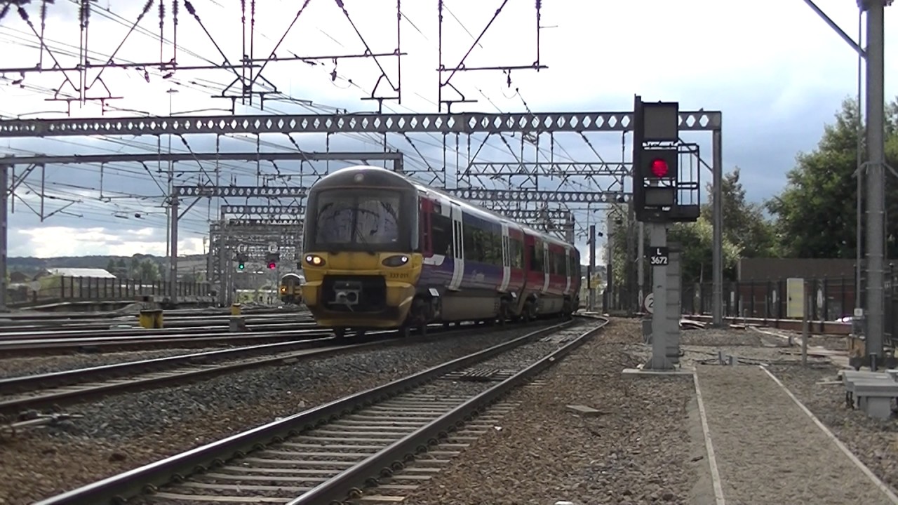 Northern Rail 333011 arriving into Leeds