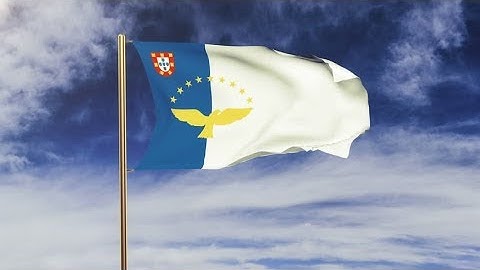 4K Azores flag waving in the wind. Green screen, alpha matte. Loopable animation Stock video