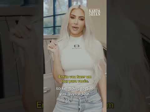 Trechinho legendado da Kim Kardashian apresentando seu escritório. 💫