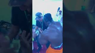 You Know Not To Eat That Sloppy Food Around Bro Smh