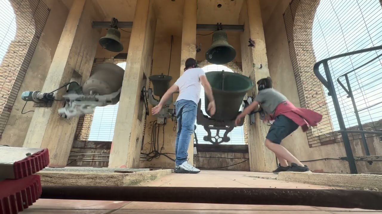 Volteo general de campanas en la iglesia de San Bartolomé de Marcilla (Navarra)