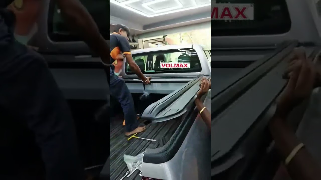 Toyota Hilux Manual Shutter / 