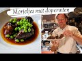 Koken met rik de jonge morieljes met doperwten