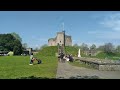 Visitando um castelo em Cardiff