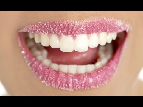 Vídeo: Cómo Exfoliar Tus Labios: 10 Ingredientes De Bricolaje, Beneficios Y Qué Evitar