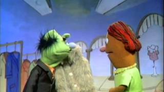 Clic Sesame Street - Shopping For Blue, Furry Coat