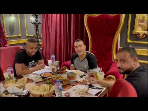 عصام الحضرى فى مطعم قصر الكبابجى
