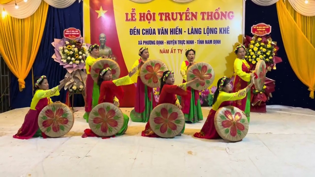 Múa Nón ba tầm, tổ dân vũ thôn Văn Cảnh, Phương Định, Trực Ninh, Nam Định.