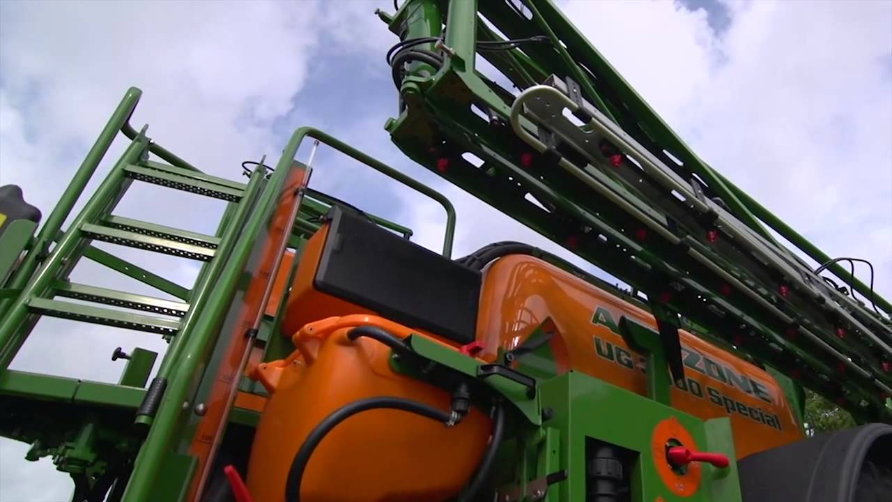 Прицепной полевой опрыскиватель UG