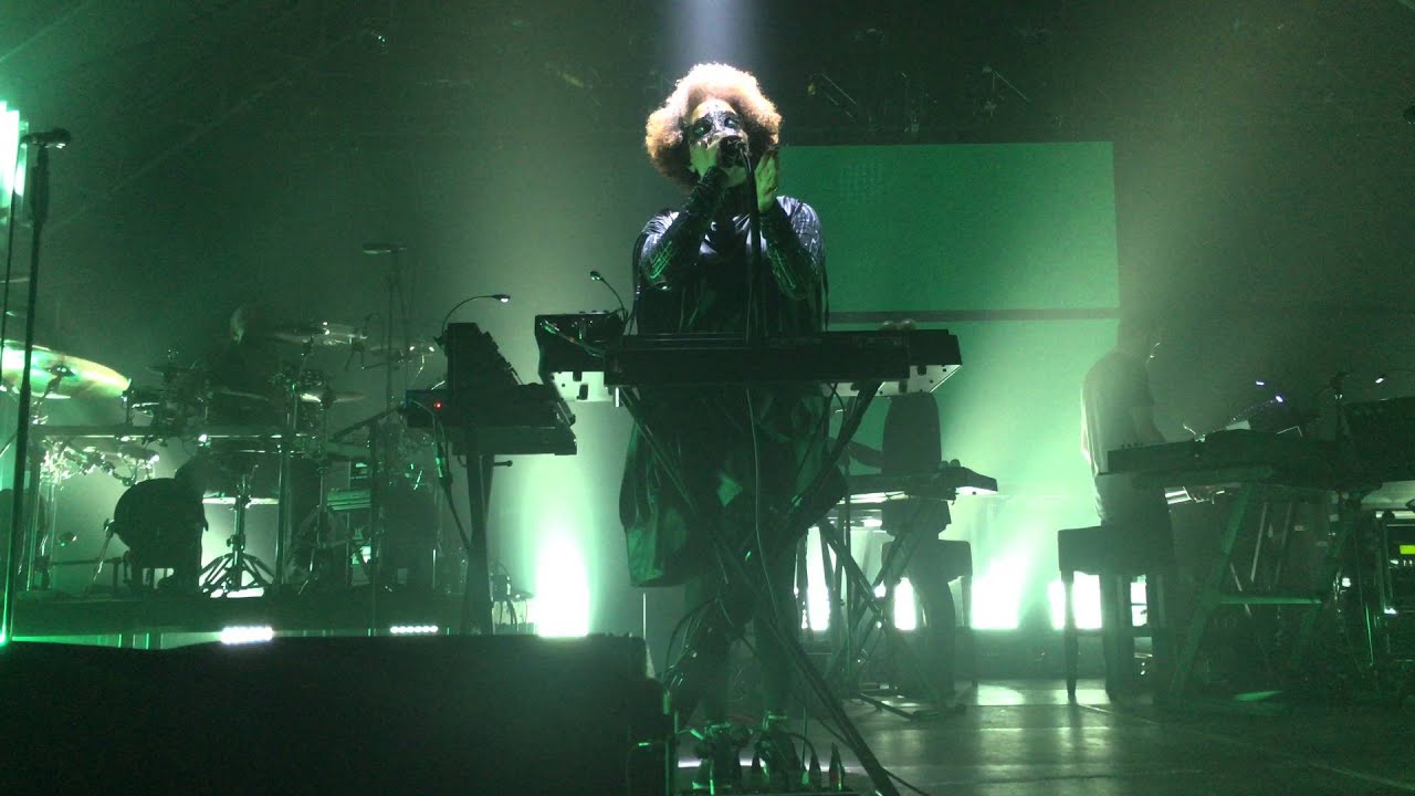 Massive Attack - 07 Psyche (Flash Treatment) feat. Martina Topley