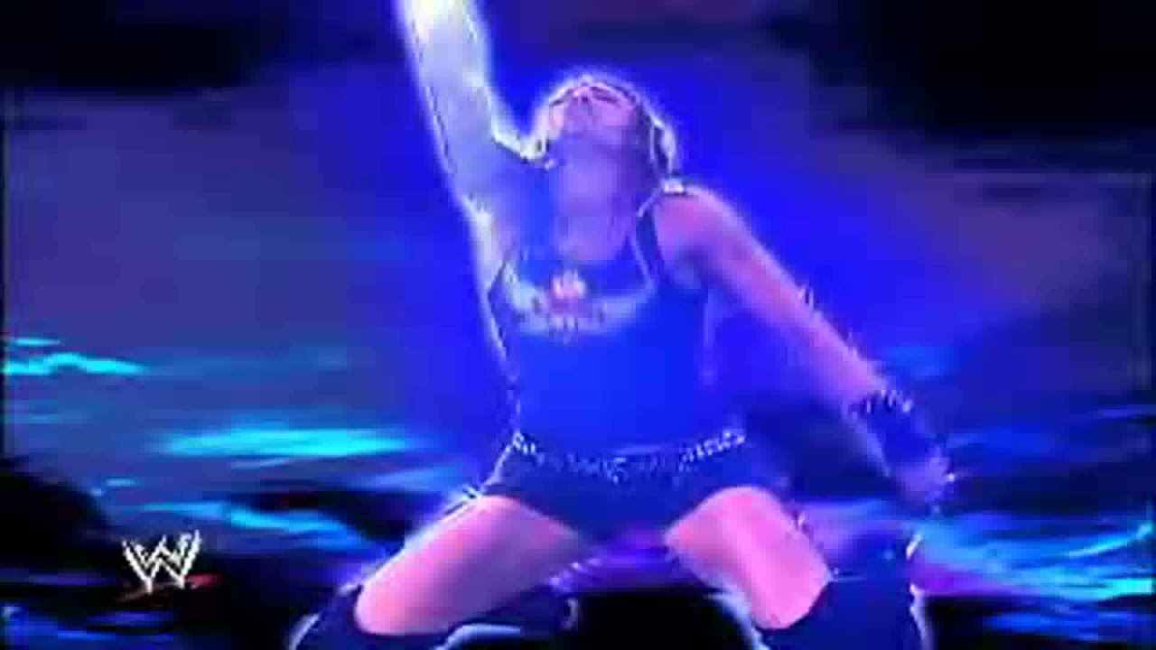 trish stratus titantron 2006 lita 8th titantron 2004 2005 classic entrance video trish stratus titantron 2006 lita 8th titantron 2004 2005 classic entrance video