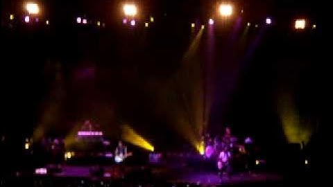 Bruno mars live in Jakarta-Lazy song