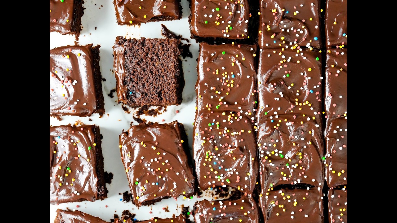 עוגת שוקולד יומולדת | פרק 9 - Perfect Chocolate Birthday Cake – Soft and Moist