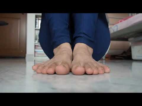 Girl flexing and lifting her toes (email me to buy full video)