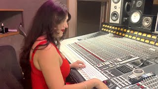 Latin music star La Dona draws inspiration from extended Bay Area family