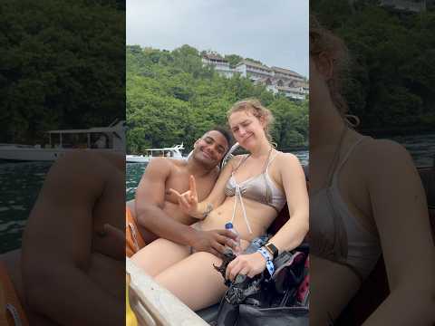 Theresa muss auf Boot kotzen 🤮