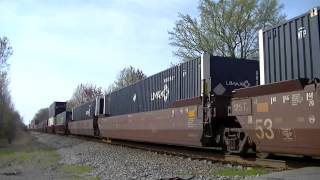 CSX intermodal train with the lead engine 154 going southbound
