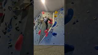 Indoor climbing nice moves pink #boulder #bouldering #bloque #escalada #climbing