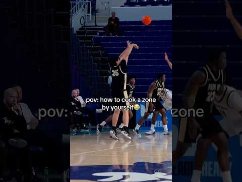 Get out of that zone twin😭✌️ #fyp #aau #madehoops #basketball #hoops
