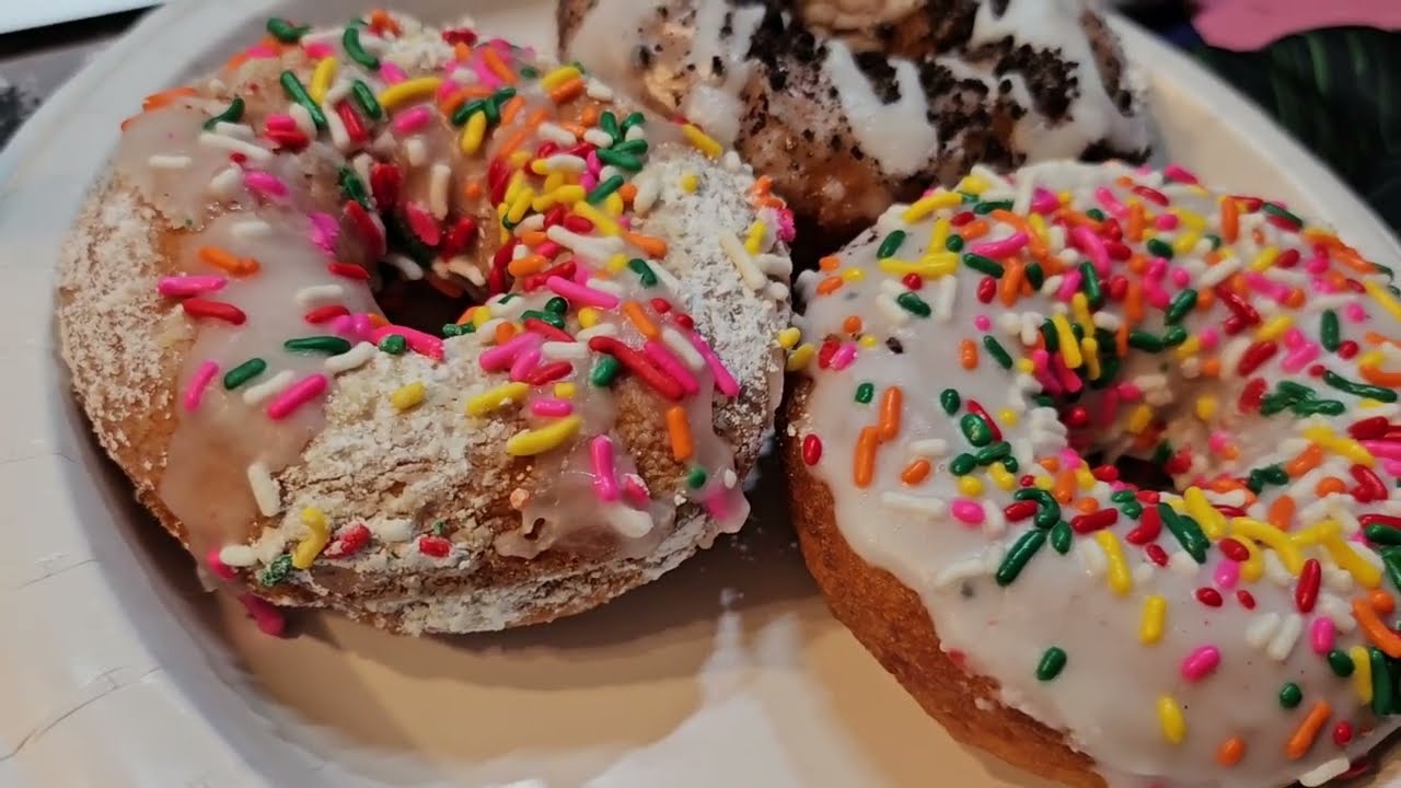 VEVOR Electric Donut Maker, 2000W Commercial Doughnut Machine with Non-stick Surface