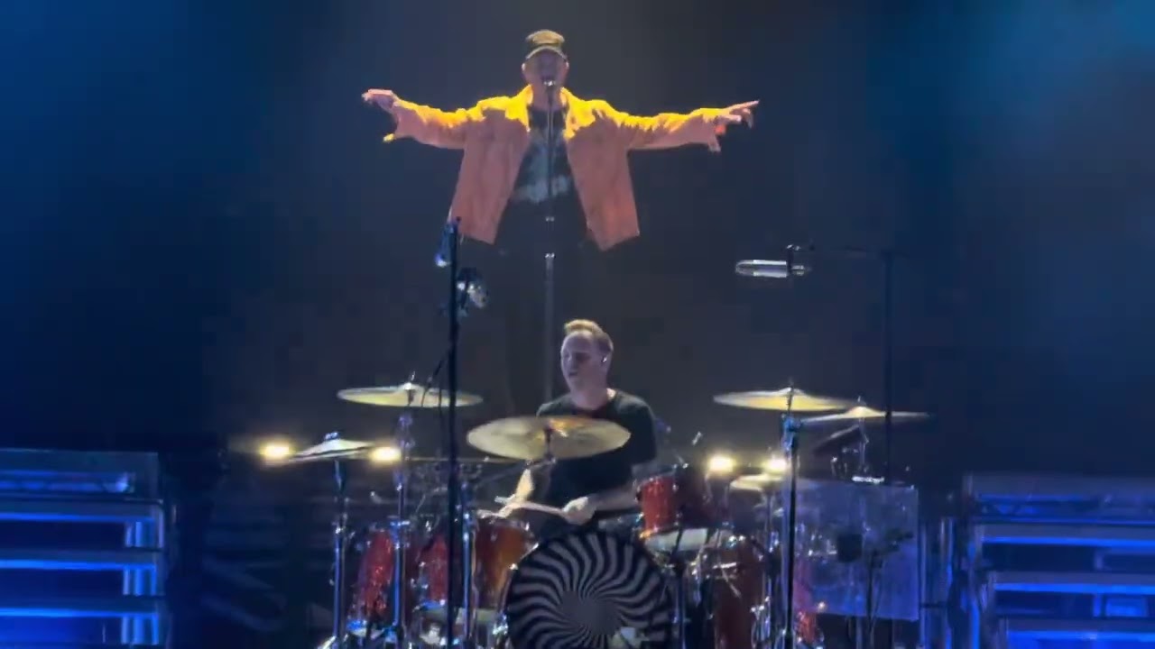 OneRepublic - Born + Feel Again - live in Amsterdam - September 28, 2025