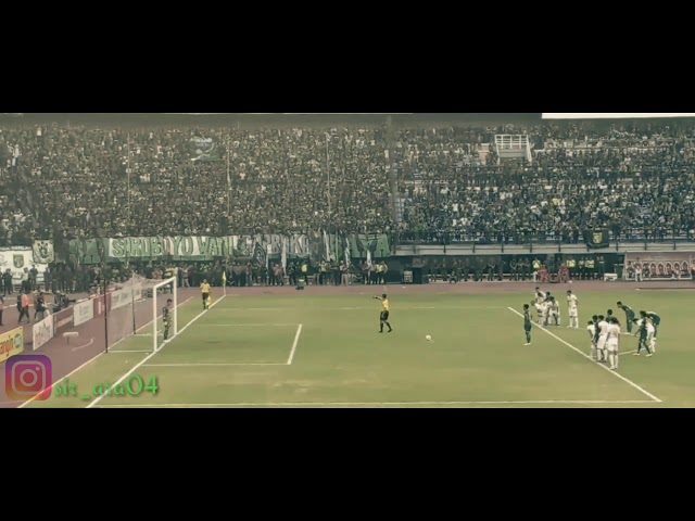 Persebaya Surabaya vs Persija Jakarta | Ale Ale Ale Green Force Ale Forza Persebaya | class=