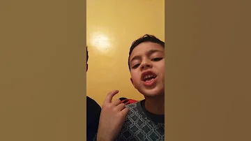 مجد يغني أغنية لابسة جلابة بصوت جميل 