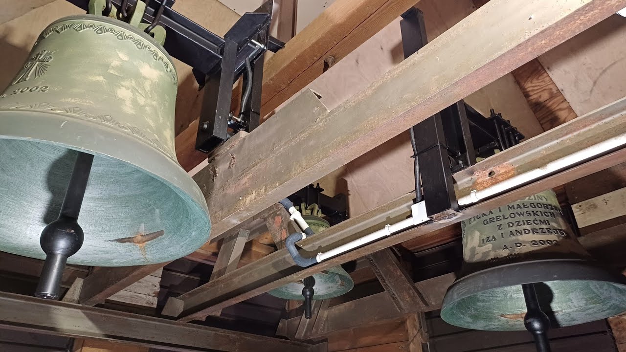 Jaworzno (Bory) - Dzwony kościoła pw. Miłosierdzia Bożego (po remoncie)