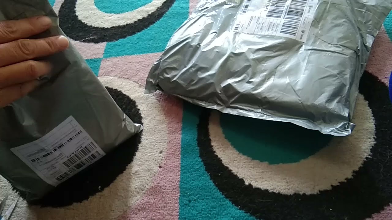 Buka paket hadiah dari tante Ani... Buat ponakannya.. Alkhamdulillah