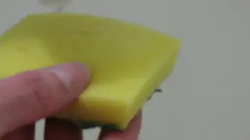 Como tirar mancha de sabão em pó do piso?