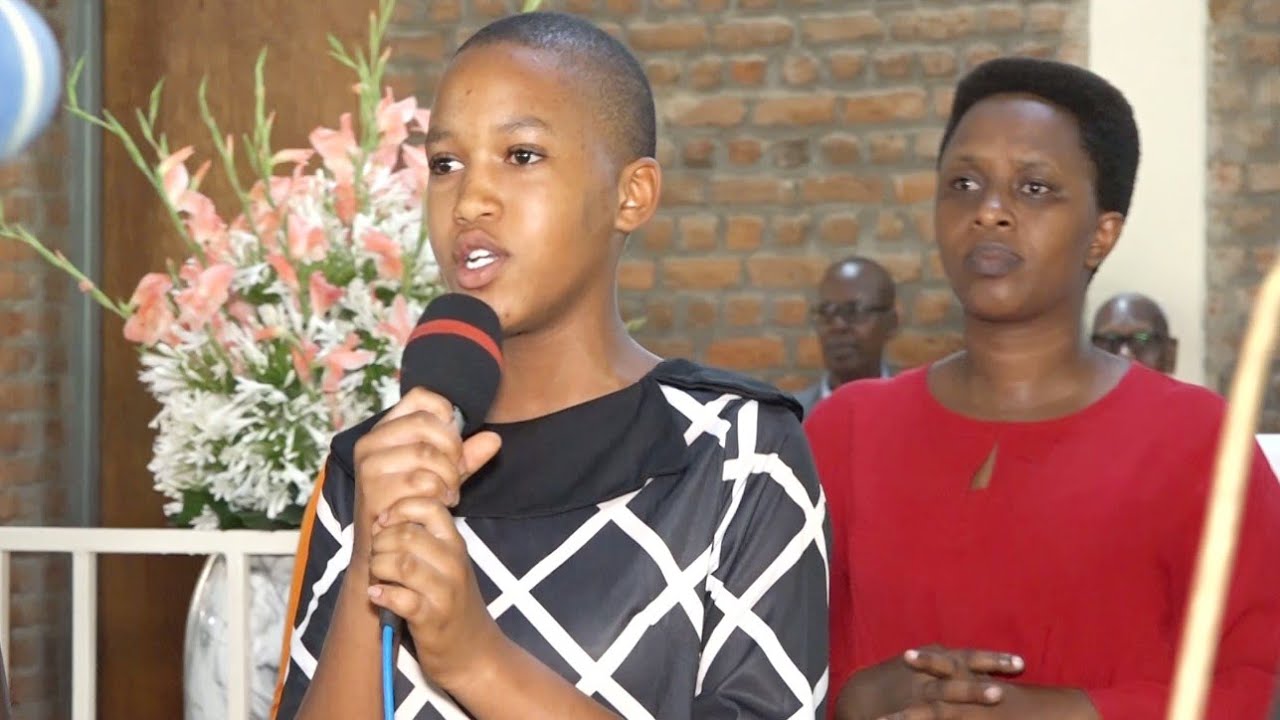 Ni nde wasa nawe mw'isi cangwa mw'ijuru//Chorale  y'Urwaruka - Eglise de Pentecôte de Nyakabiga