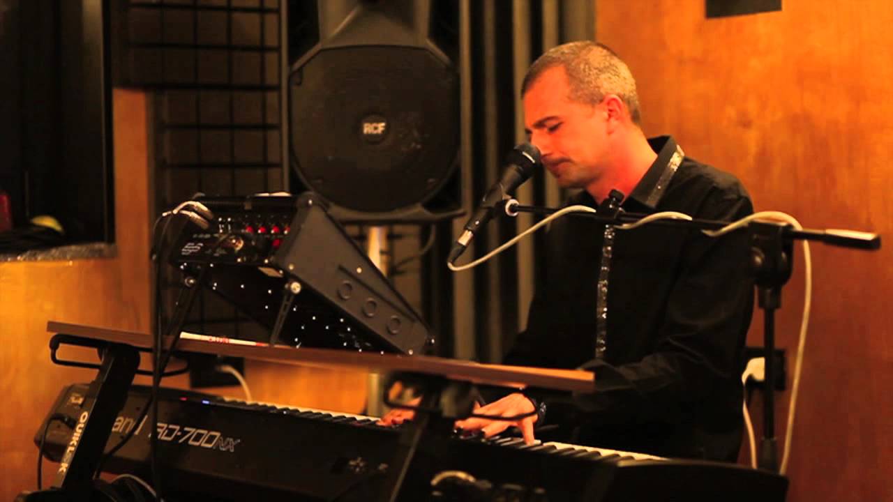 STRETTI FINO AL MATTINO ( ALEX ZITELLI ) - CARELESS WHISPER - VERSIONE ITALIANA