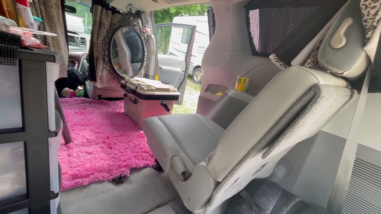 ⁣Figuring out my new minivan camper set up #minivanlife #vanlife