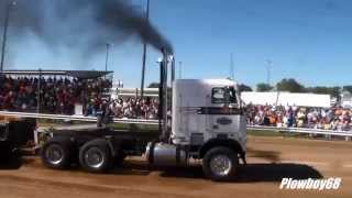 Street Semis Pulling in New Vienna, IA