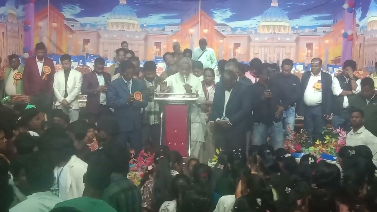 Sabha rorila pore ga Loko khuchi re nachile samaste ...