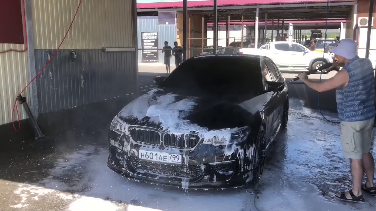 Самомойка автомобиля рядом