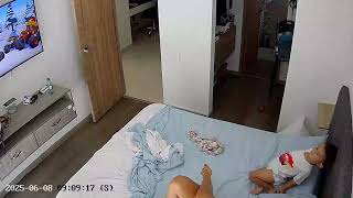 Family’s Earthquake Reaction Caught on Security Camera