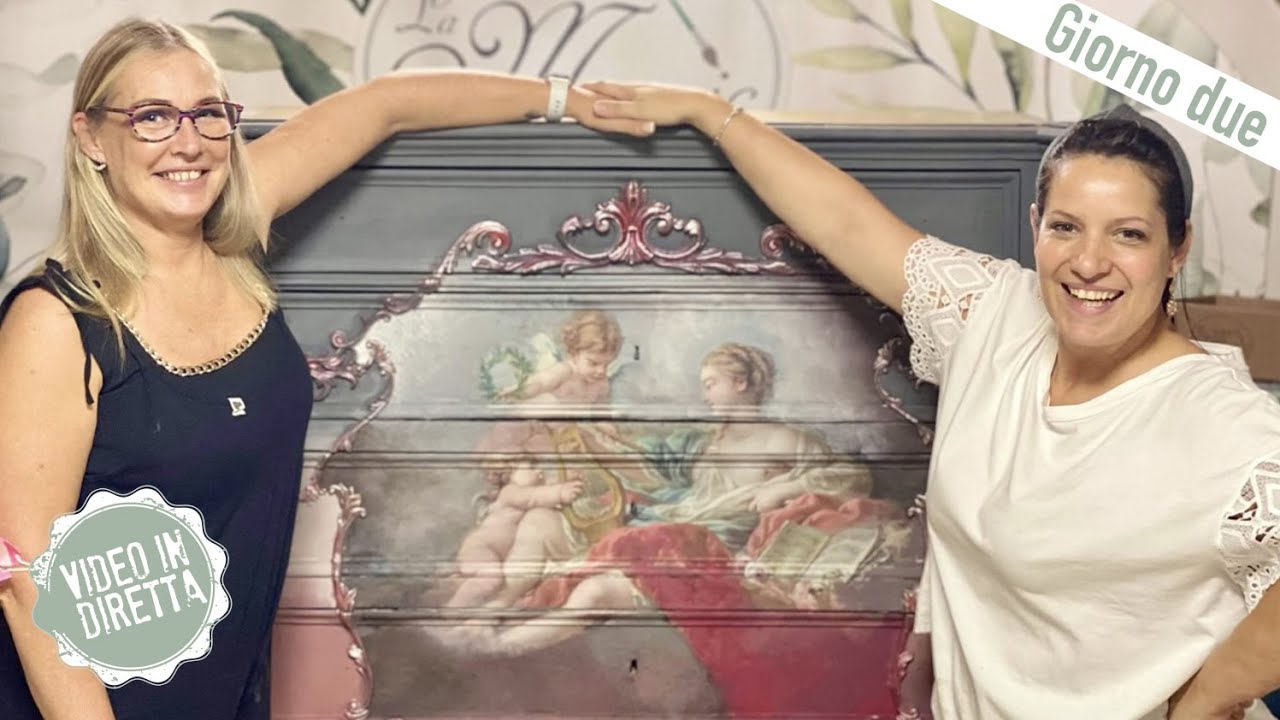 Restyling con fregi, decoupage e patine @woodubendmouldings4330. @elisamagicpaint& Solly Jo!