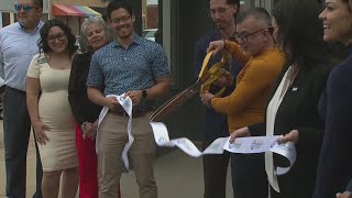 Quad Cities Hispanic Chamber cuts ribbon on new location