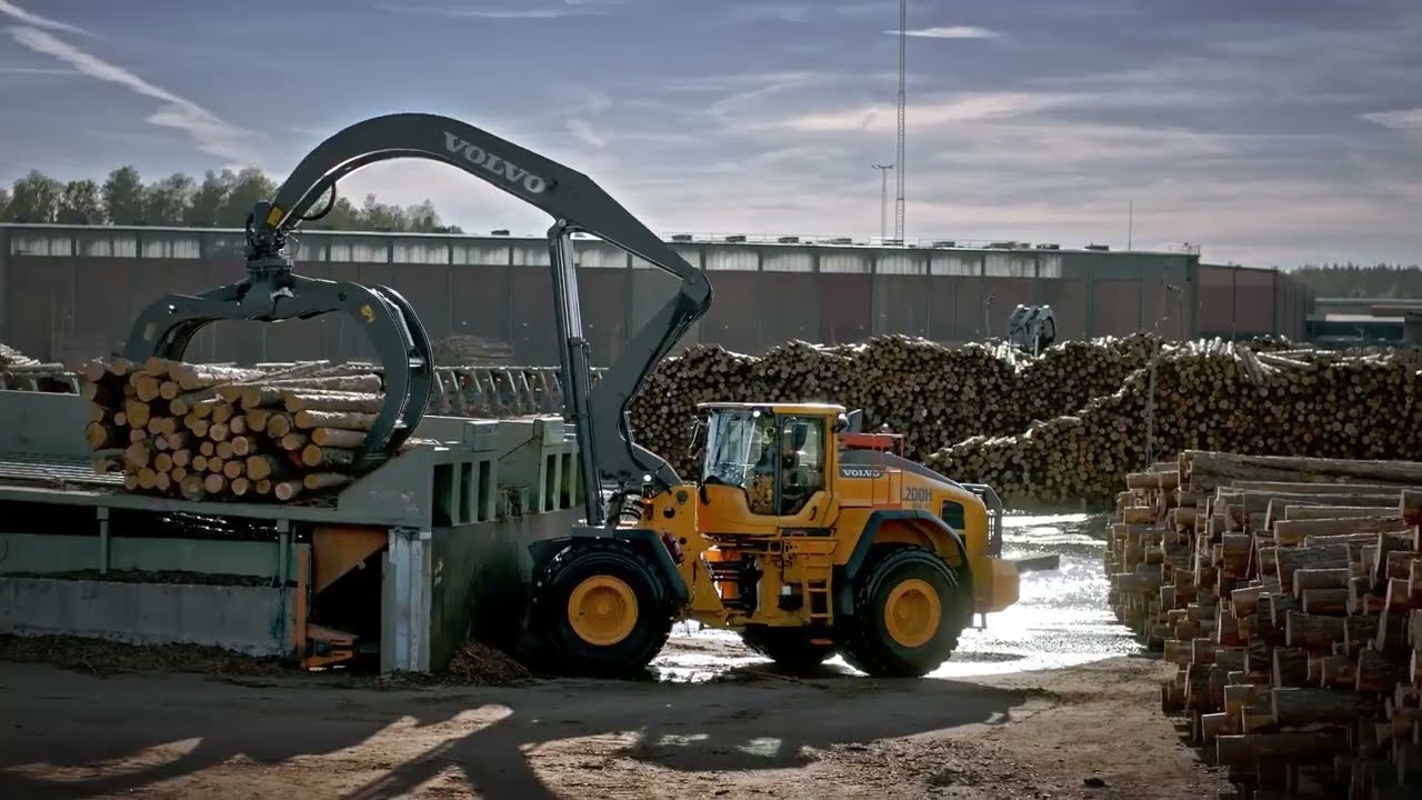 Meet the Future in Log Handling | The New Volvo L200H High Lift Wheel Loader