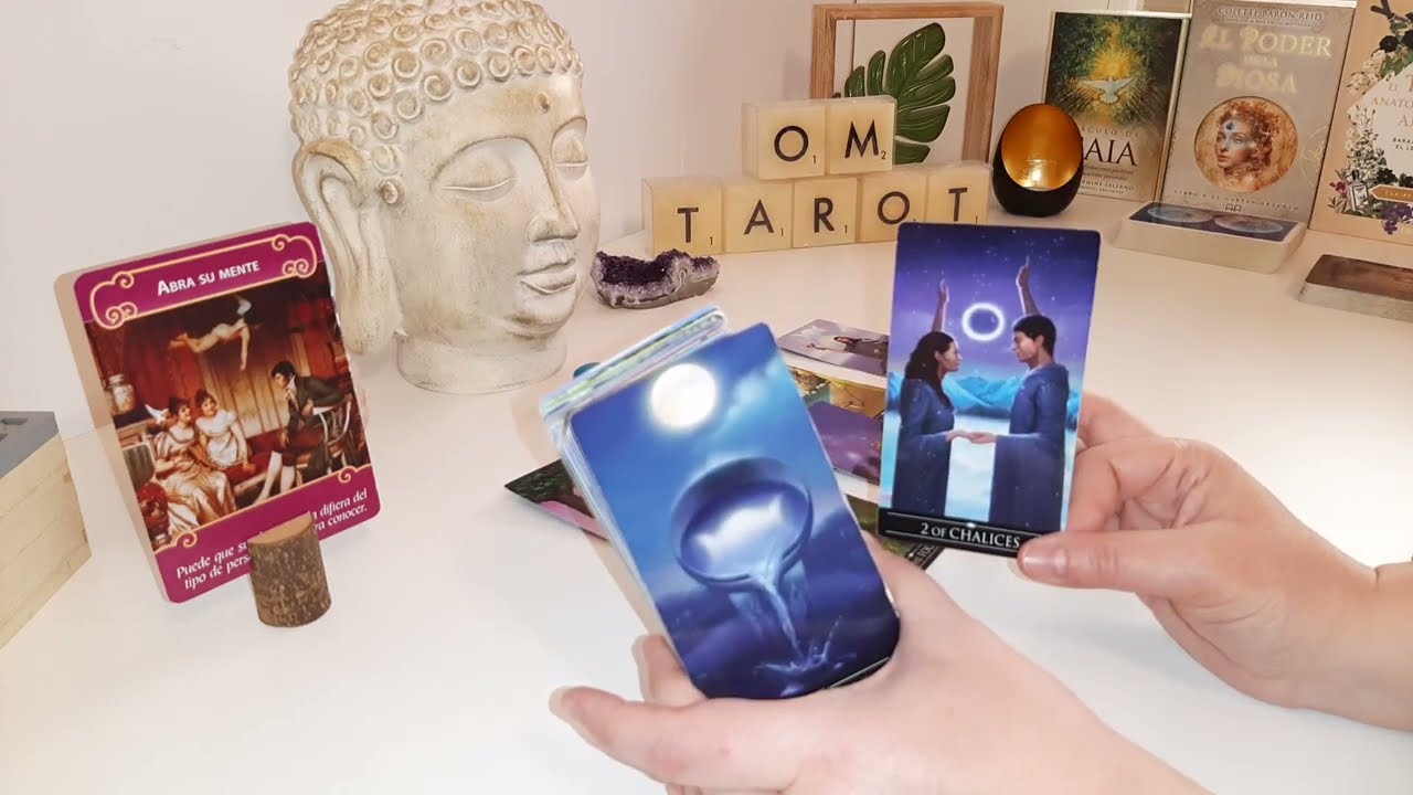 ¿QUÉ SIENTE POR TI Y CUÁL SERÁ SU SIGUIENTE PASO? 😍 + CANALIZACIÓN 💫TAROT INTERACTIVO