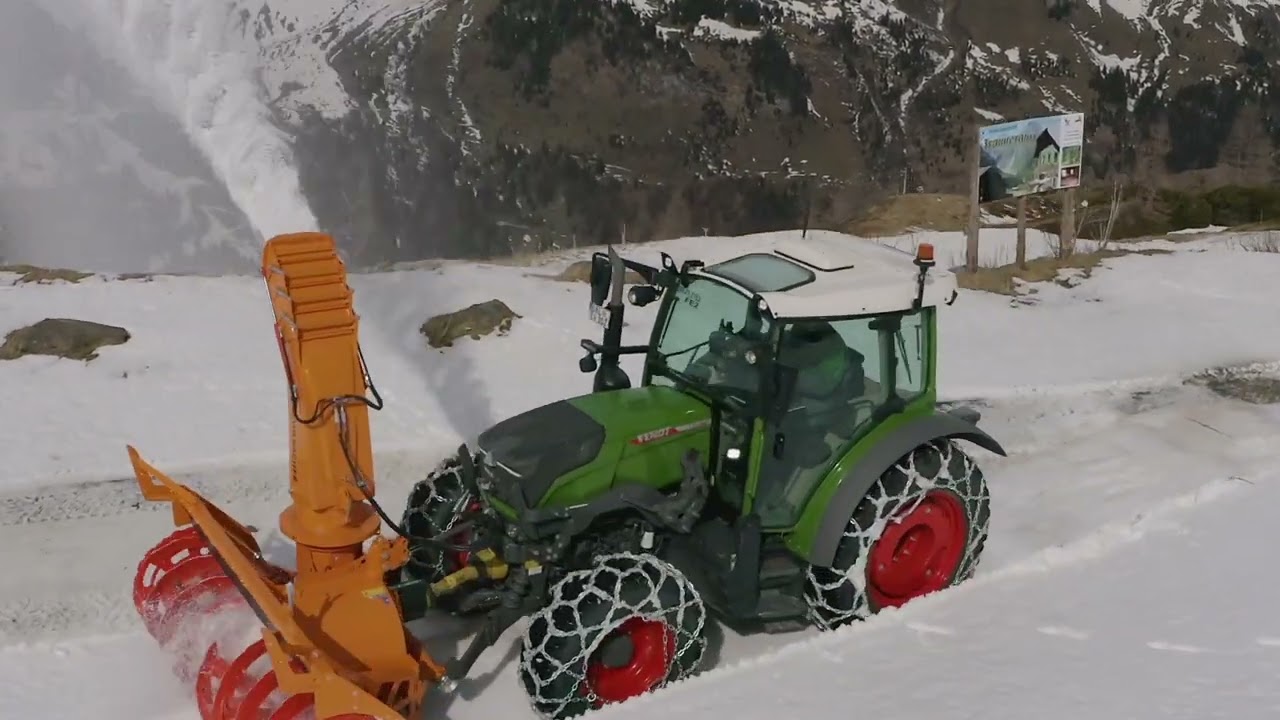 Kahlbacher Frässchleuder KFS 850/2500 am Fendt 211 Vario